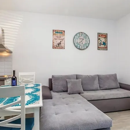 26 Ulica Augusta Cesarca Punat