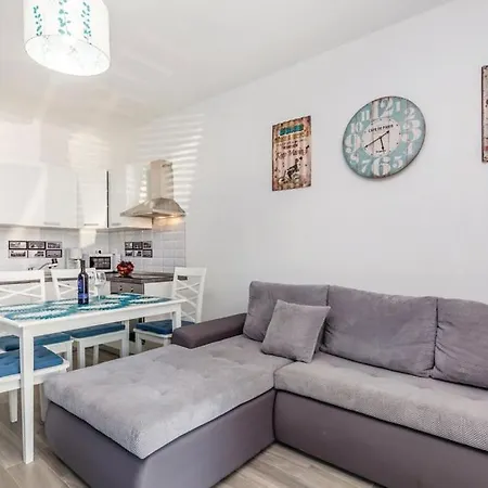 26 Ulica Augusta Cesarca Apartment